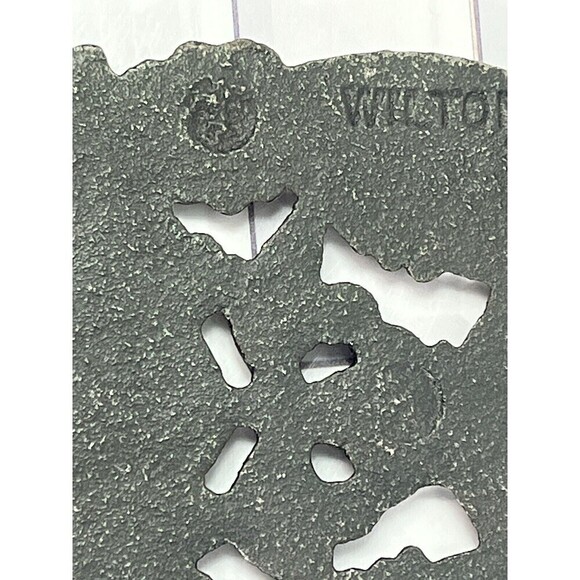 Vtg Wilton Black Cast Iron Trivet Grapes Leafs Scroll Design Metal Kitchen Decor - Picture 7 of 10